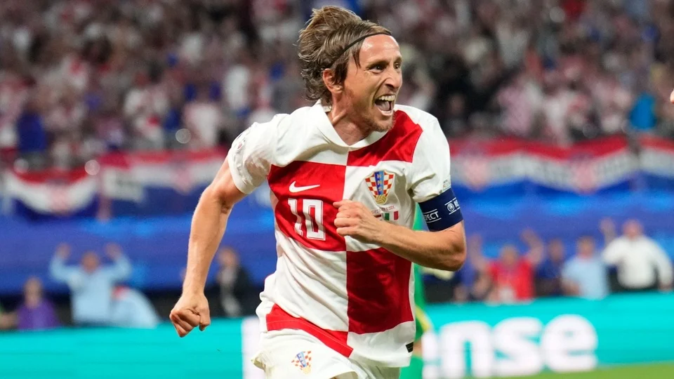 Luka Modric đi vào lịch sử với kỳ World Cup thứ 5