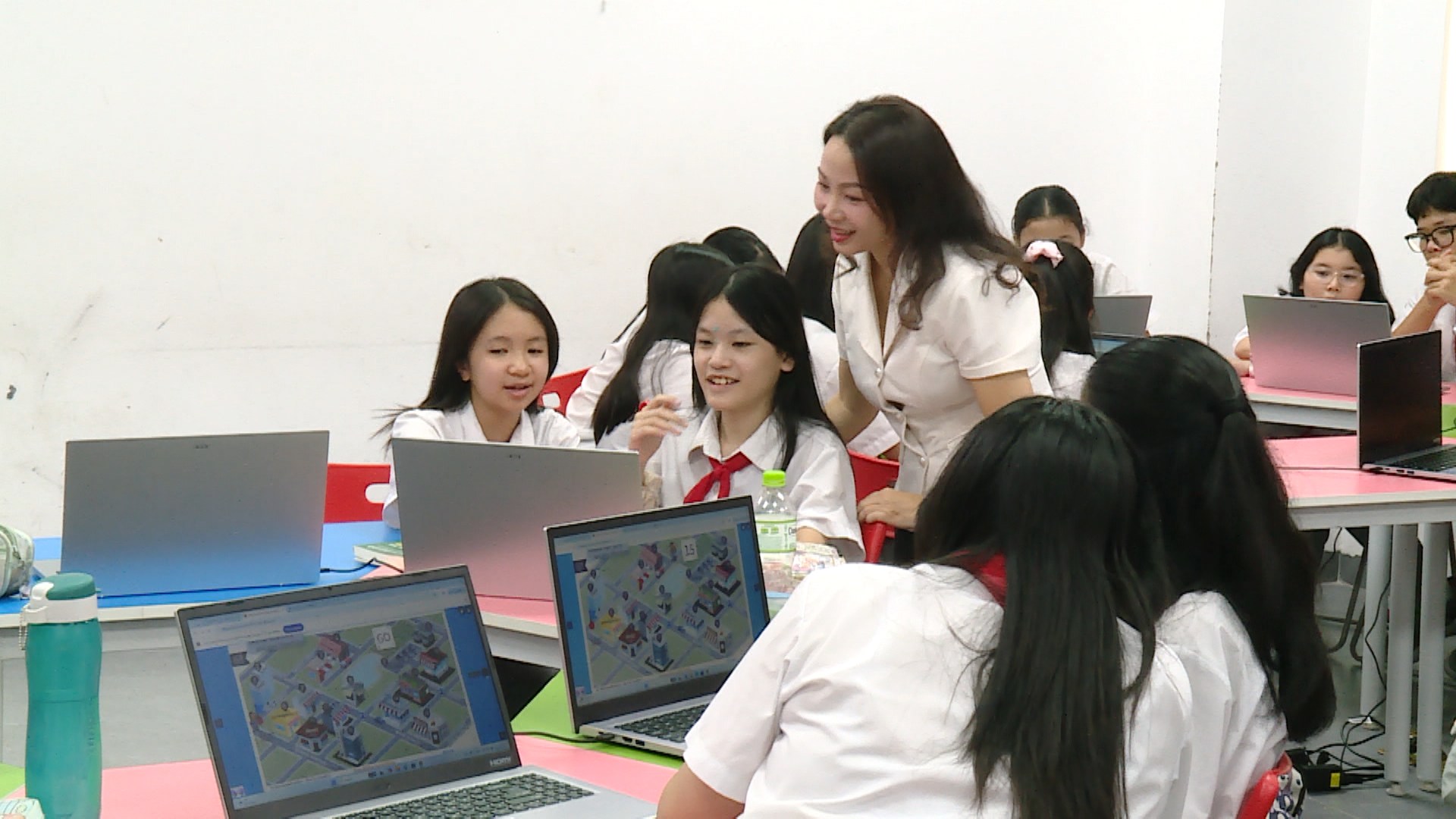 Hà Nội nâng cao năng lực ngoại ngữ cho giáo viên