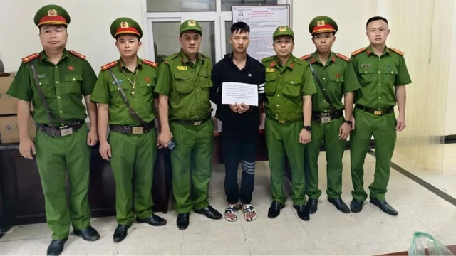 Tóm gọn đối tượng cướp tiệm vàng trên phố Vọng