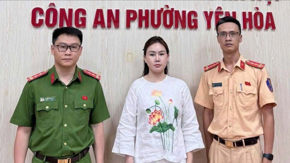 Triệu tập người phụ nữ tát tài xế sau va chạm 