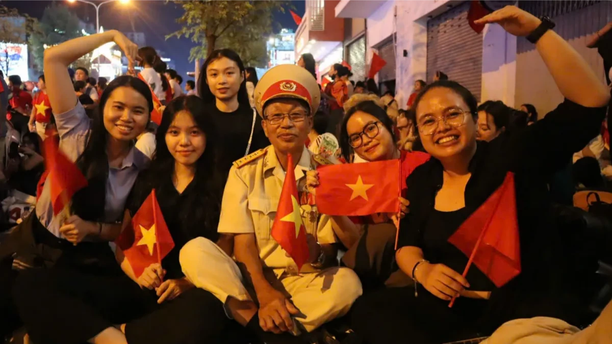 Chạm vào lịch sử từ góc nhìn người trẻ
