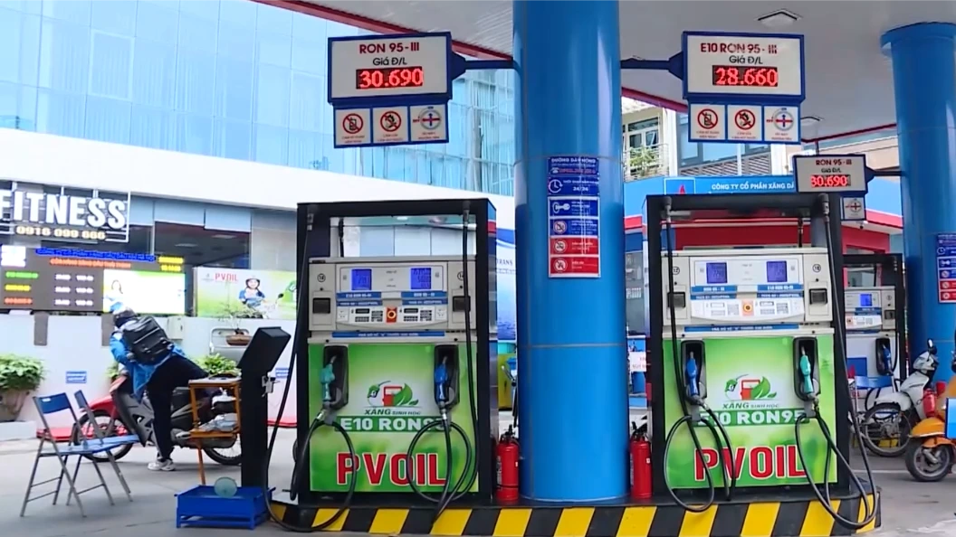 Bán đại trà xăng E10 từ giữa tháng 5