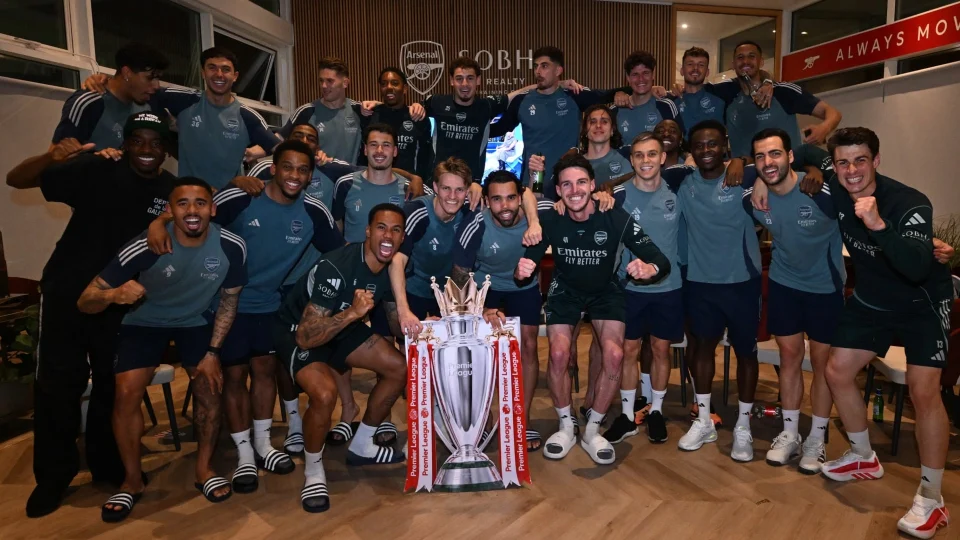 Arsenal nhận gần 180 triệu bảng sau chức vô địch