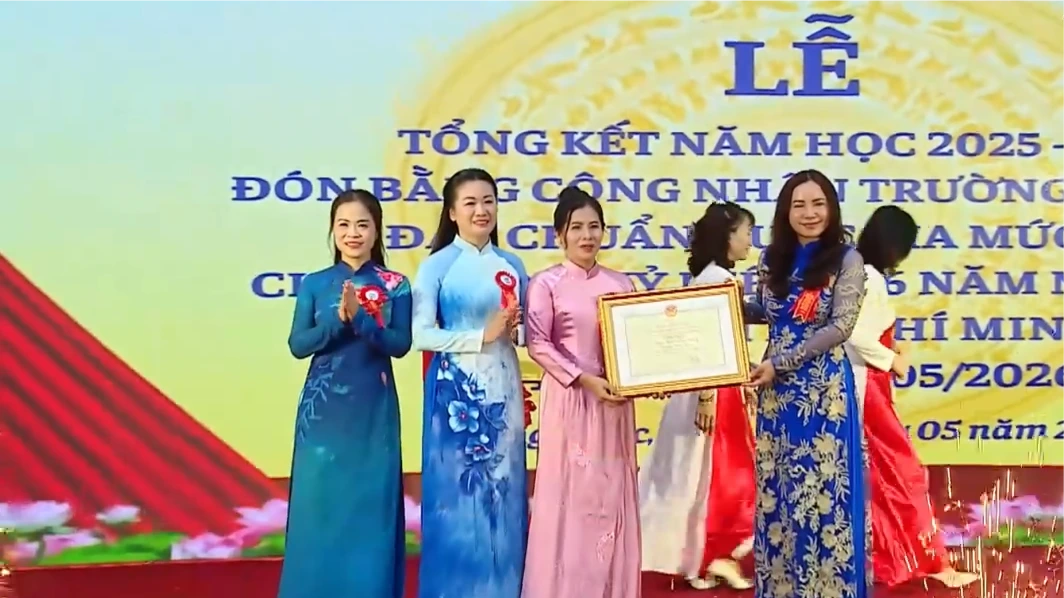 Trường Mầm non Cổ Nhuế 2 đón Bằng công nhận chuẩn Quốc gia mức độ 2