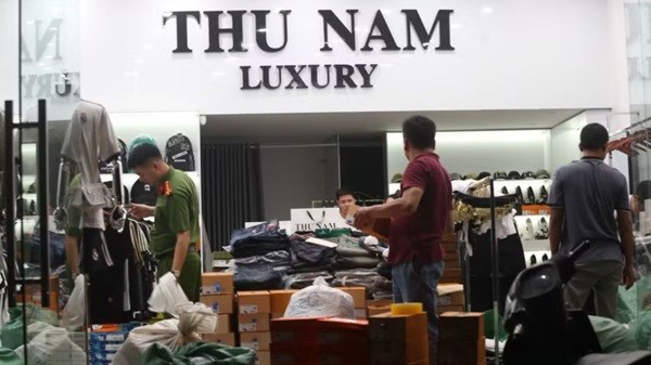 Phát hiện gần 1.800 sản phẩm thời trang nghi giả mạo nhãn hiệu