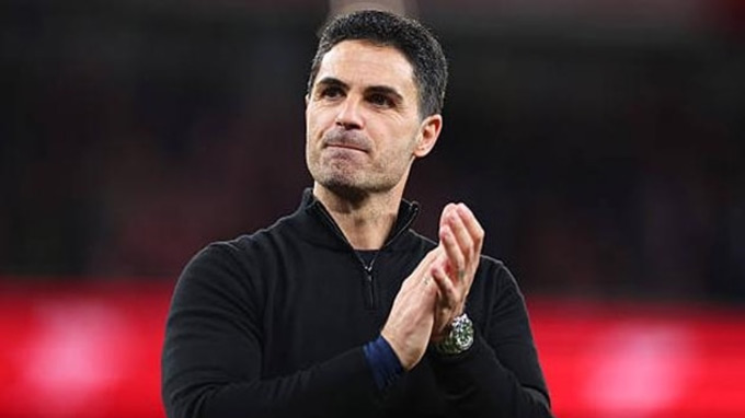 HLV Mikel Arteta được thưởng lớn