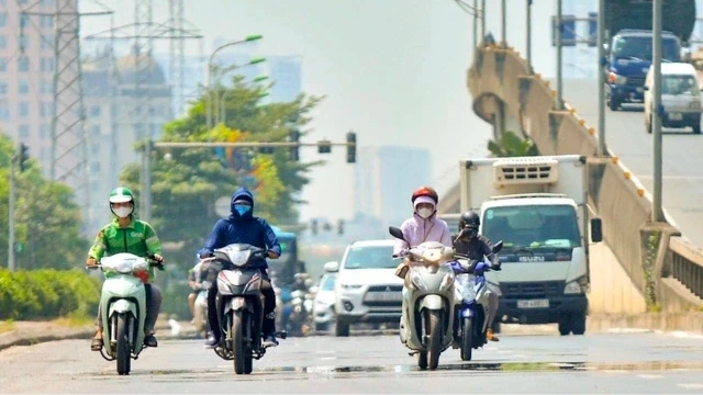 Thời tiết 23/5: Hà Nội tiếp tục nắng nóng gay gắt