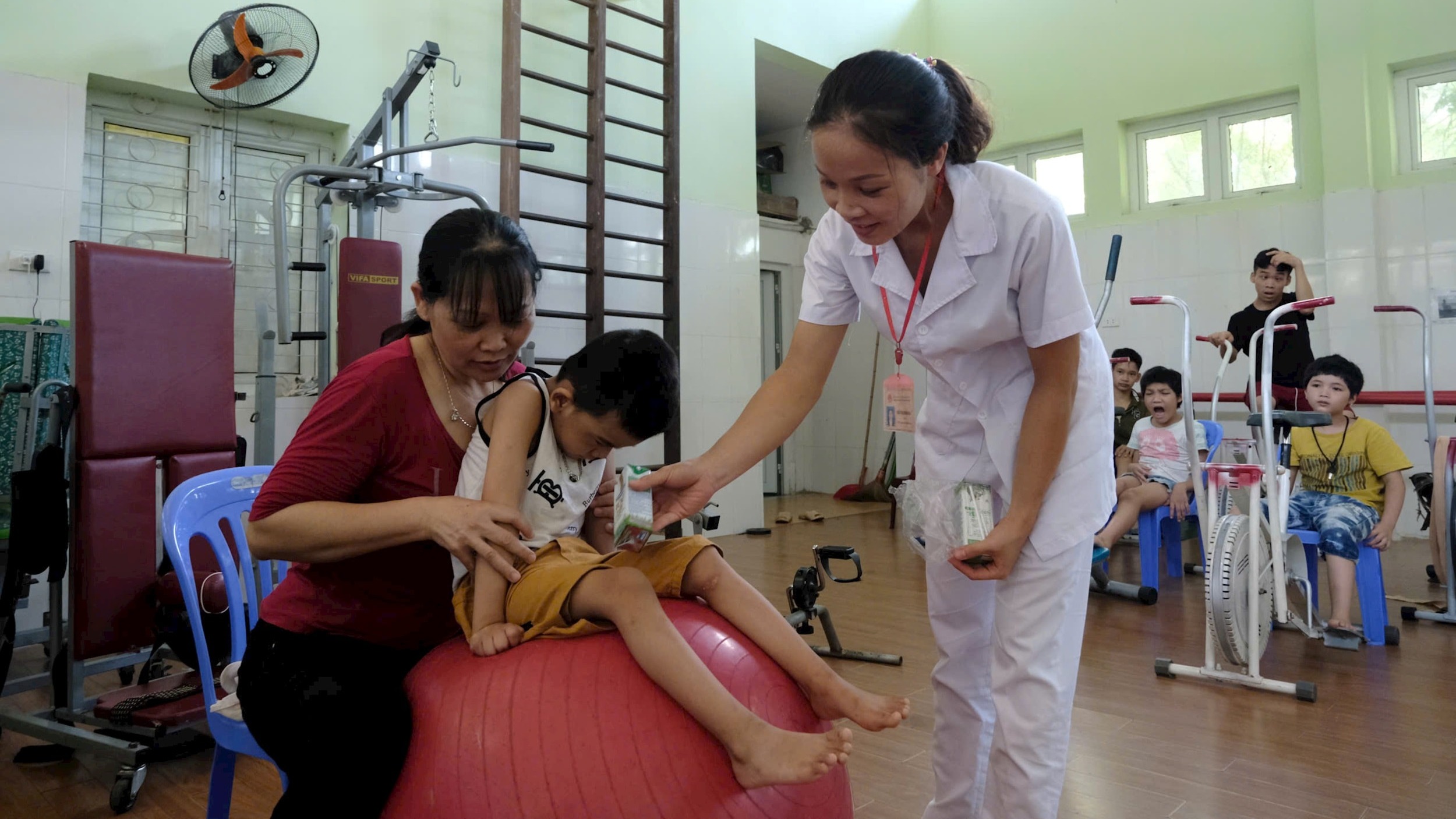 Hà Nội không để ai bị bỏ lại phía sau trên đường phát triển