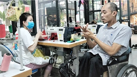 Trao cơ hội để thay đổi tương lai cho người khuyết tật