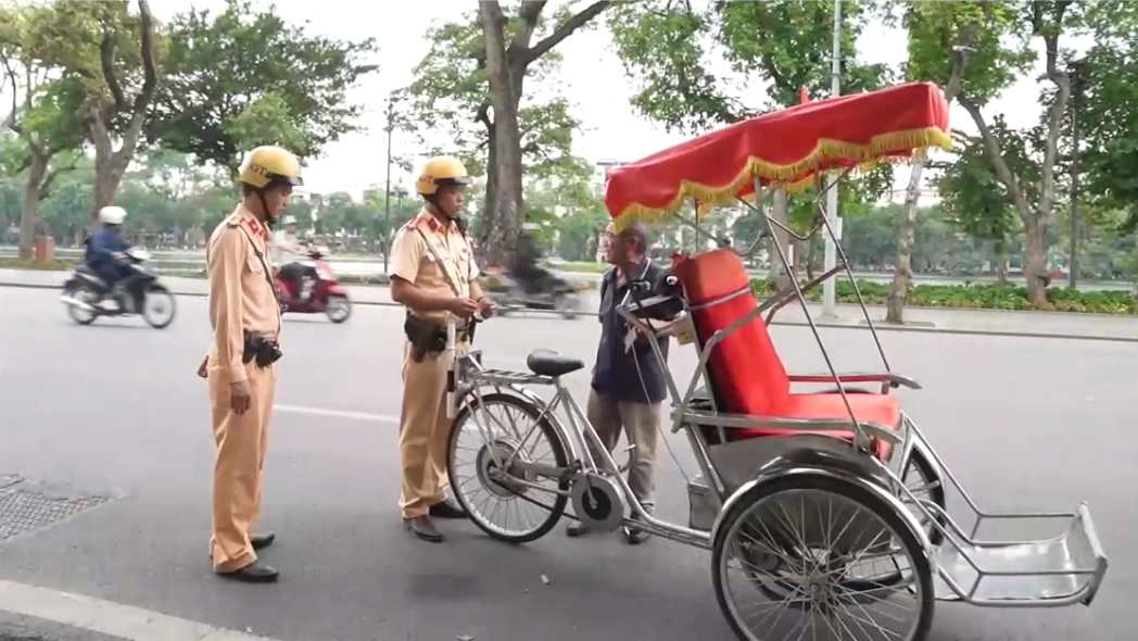 Đảm bảo an toàn giao thông khu vực hồ Hoàn Kiếm