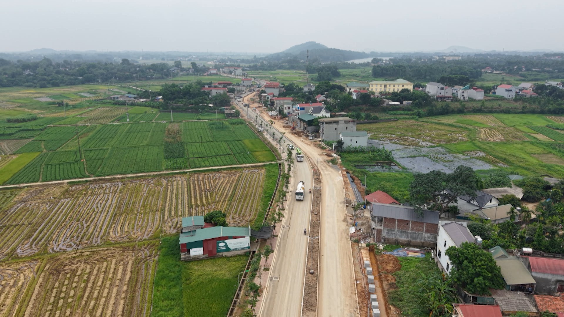 Phường Tùng Thiện đẩy nhanh tiến độ thi công tỉnh lộ 413