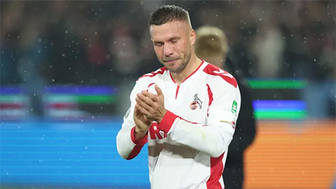 Tiền đạo Lukas Podolski tuyên bố giải nghệ 