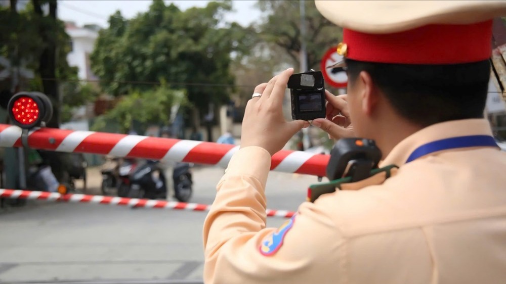 Camera giám sát đường sắt xử lý vi phạm 24/24