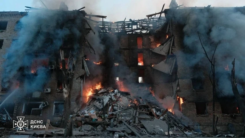 Ukraine báo động không kích toàn quốc sau loạt vụ nổ lớn