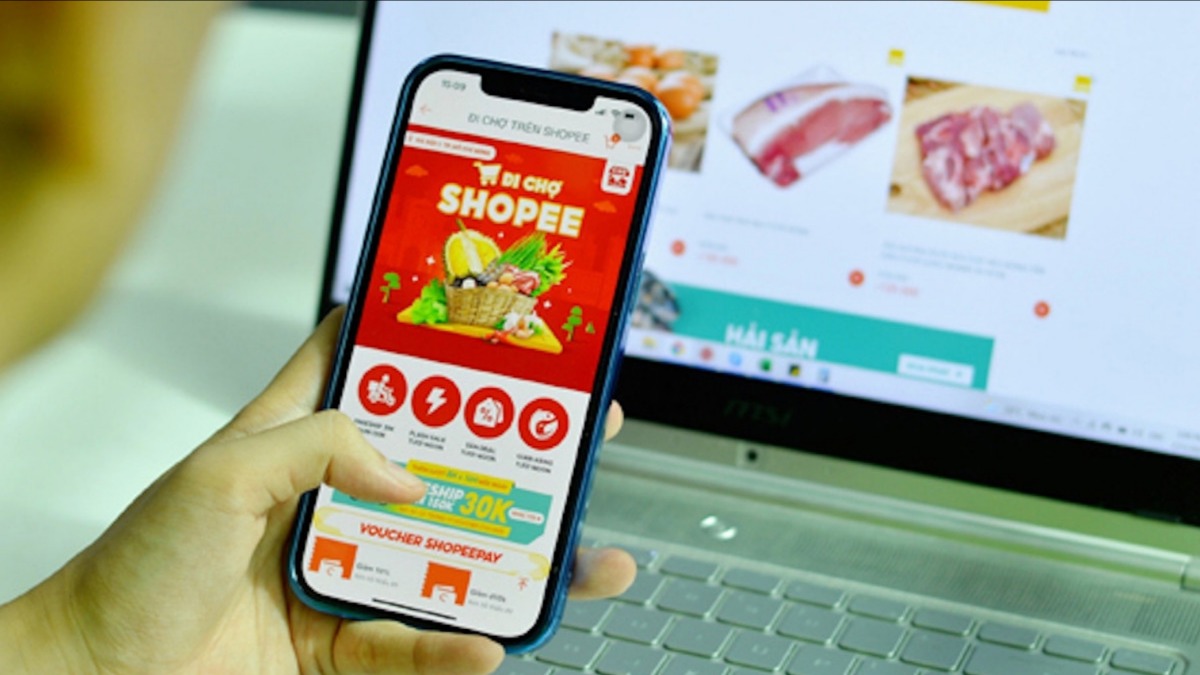 Shop online 'nghẹt thở' vì phí sàn tăng dồn dập
