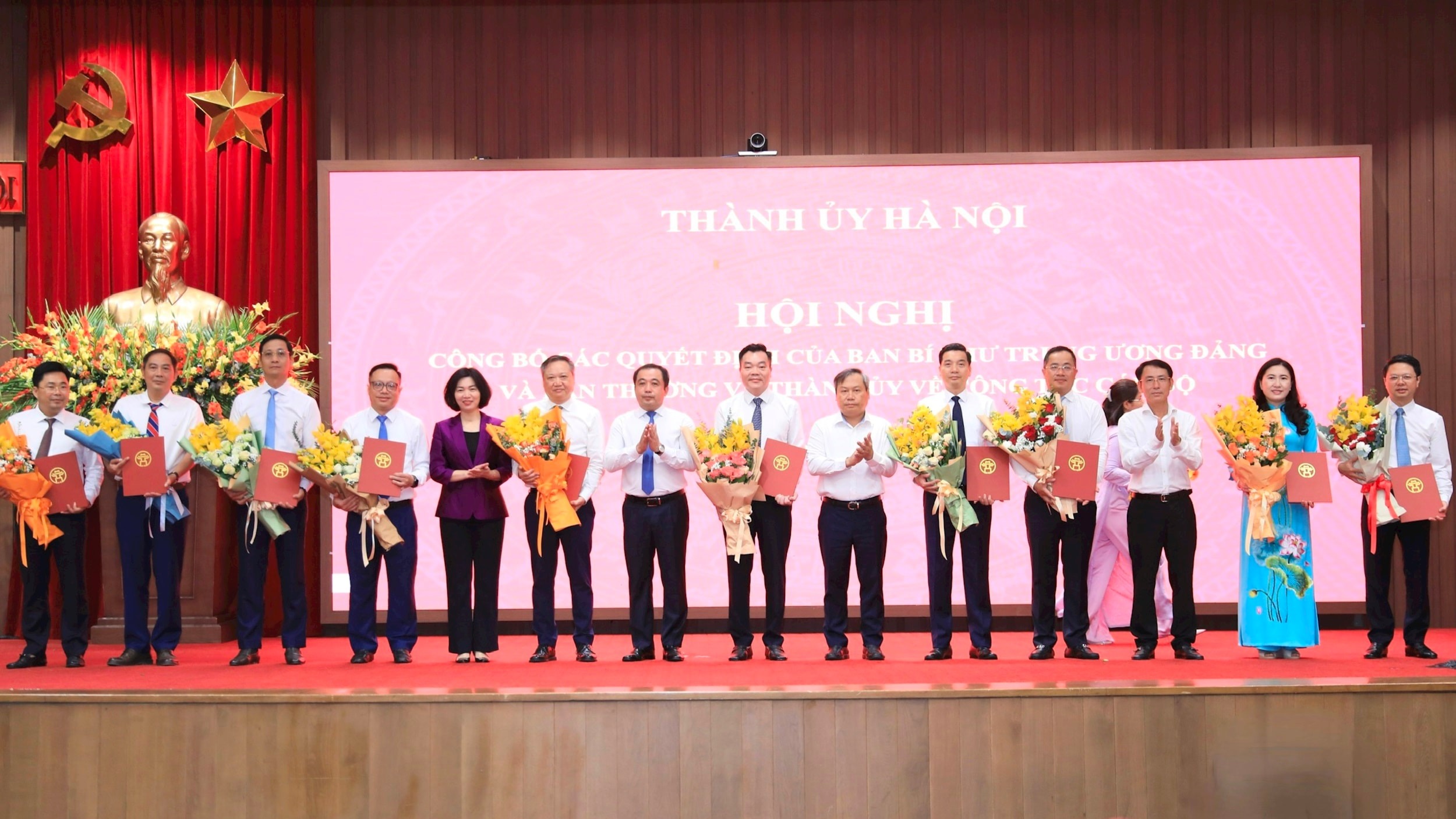 Thành ủy Hà Nội công bố các quyết định về công tác cán bộ