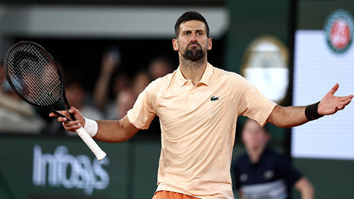 Novak Djokovic thắng ngược ở trận mở màn Roland Garros