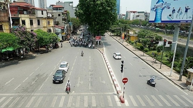 Dừng xe giữa đường để tránh nắng có thể bị xử phạt