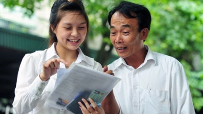 Bố mẹ và thầy cô luôn là điểm tựa vững chãi cho mỗi thí sinh