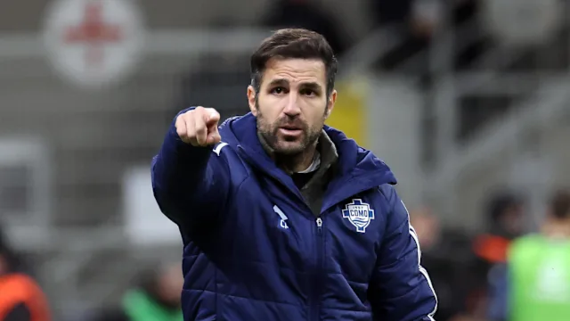 HLV Cesc Fabregas tiếp tục gắn bó với Como