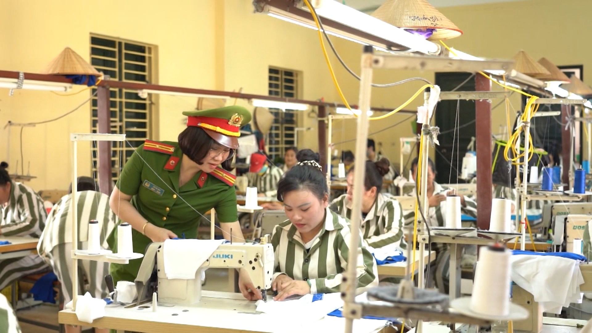 Quy định chi tiết danh mục đồ vật cấm đưa vào trại giam