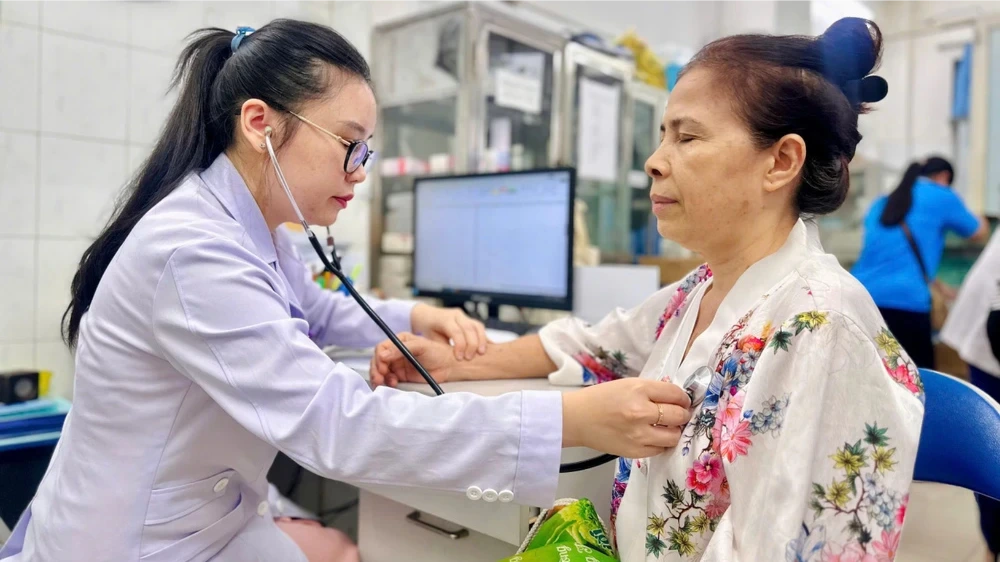 Tổ chức khám sức khỏe định kỳ miễn phí cho người dân từ năm 2026