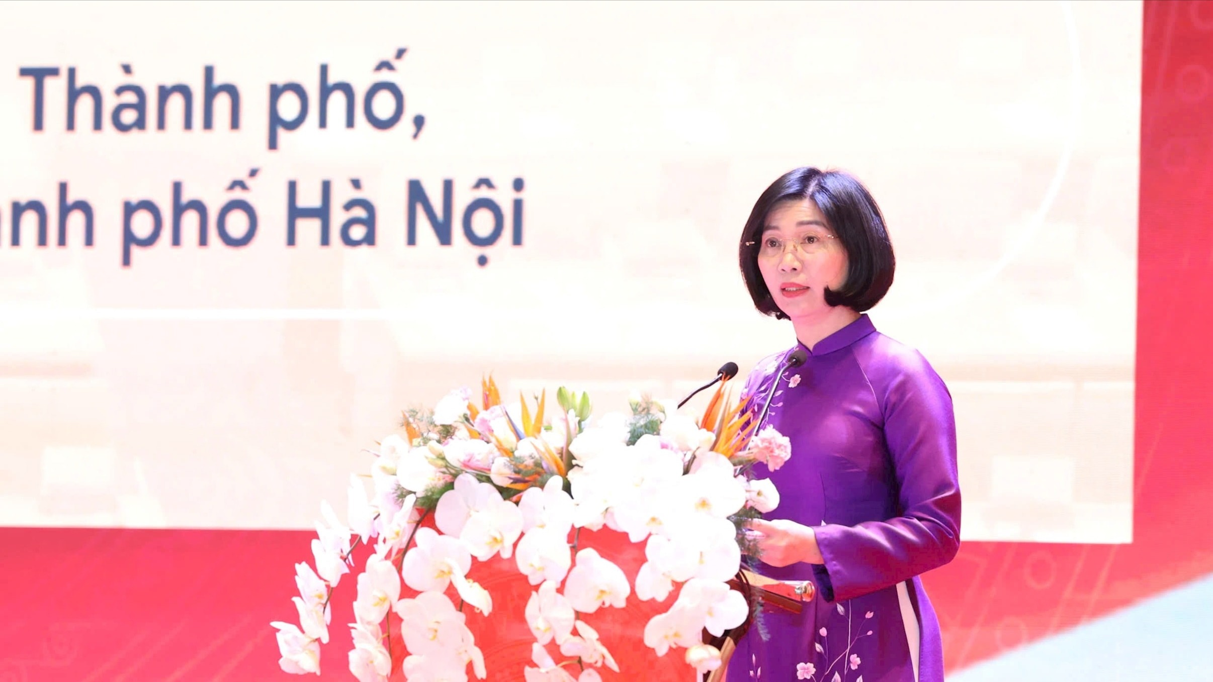 Hà Nội đẩy mạnh quản trị bằng dữ liệu, công khai, minh bạch, lấy người dân làm trung tâm