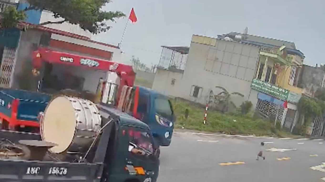 Hiểm họa dưới lòng đường: Câu chuyện không của riêng ai