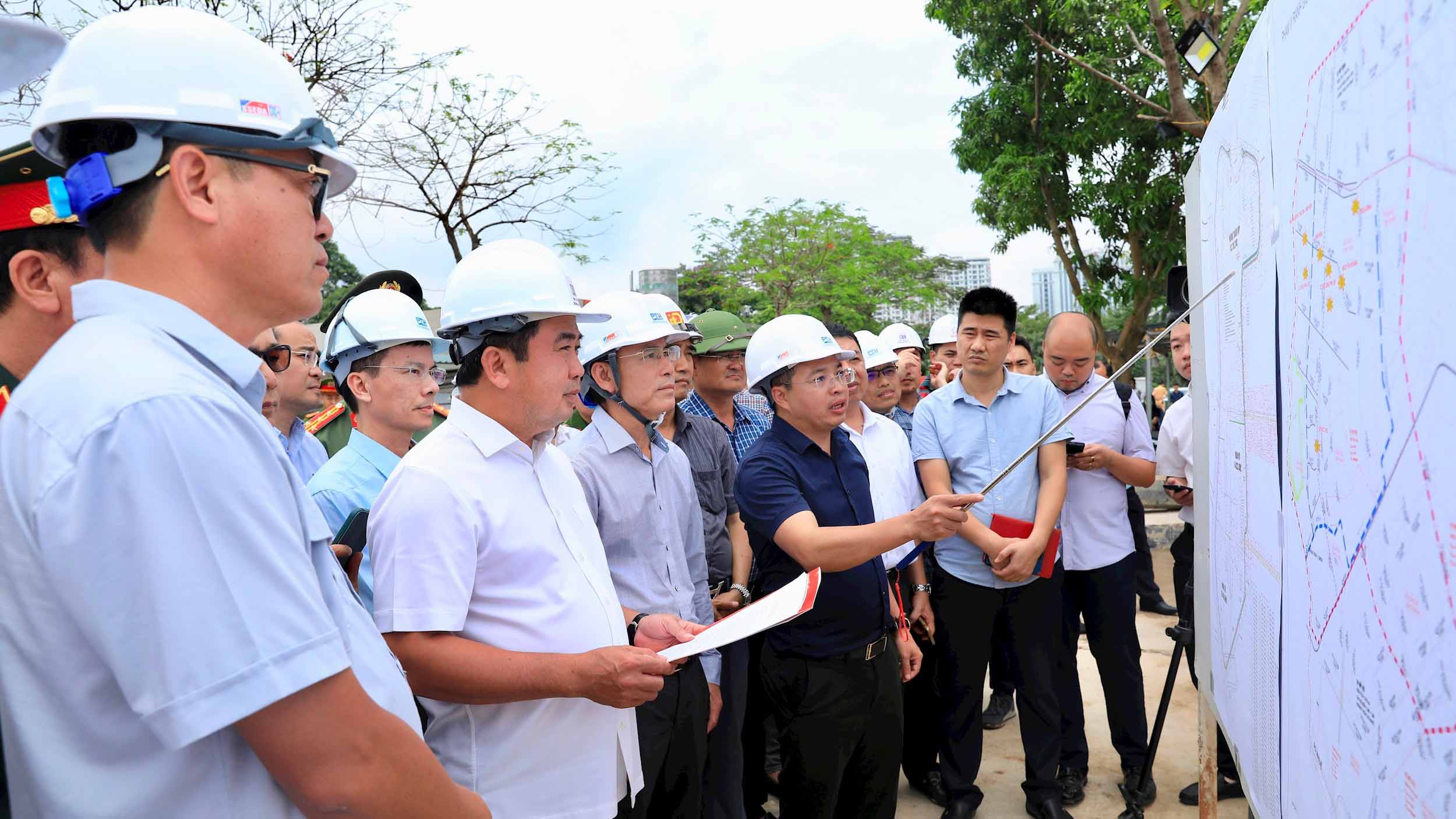 Khẩn trương hoàn thành các hồ điều hòa, bảo đảm tiêu thoát nước cho Hà Nội