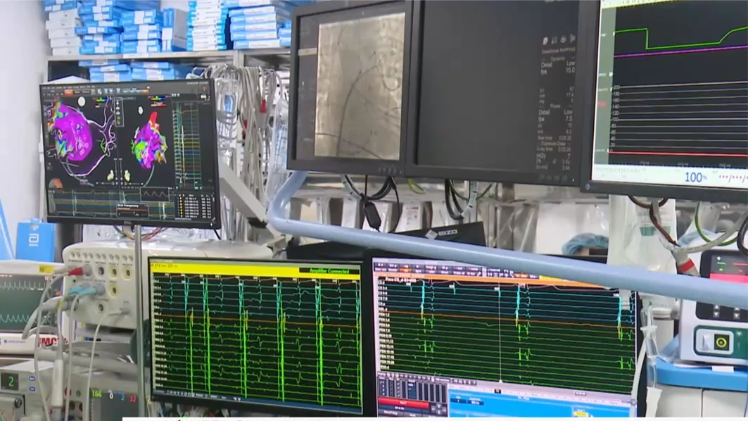Y tế Hà Nội phát triển kỹ thuật cao chuẩn quốc tế