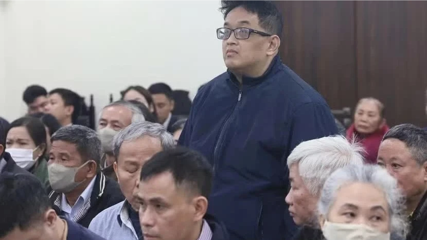  Hoãn phiên xử phúc thẩm vụ hối lộ để đưa thuốc vào bệnh viện