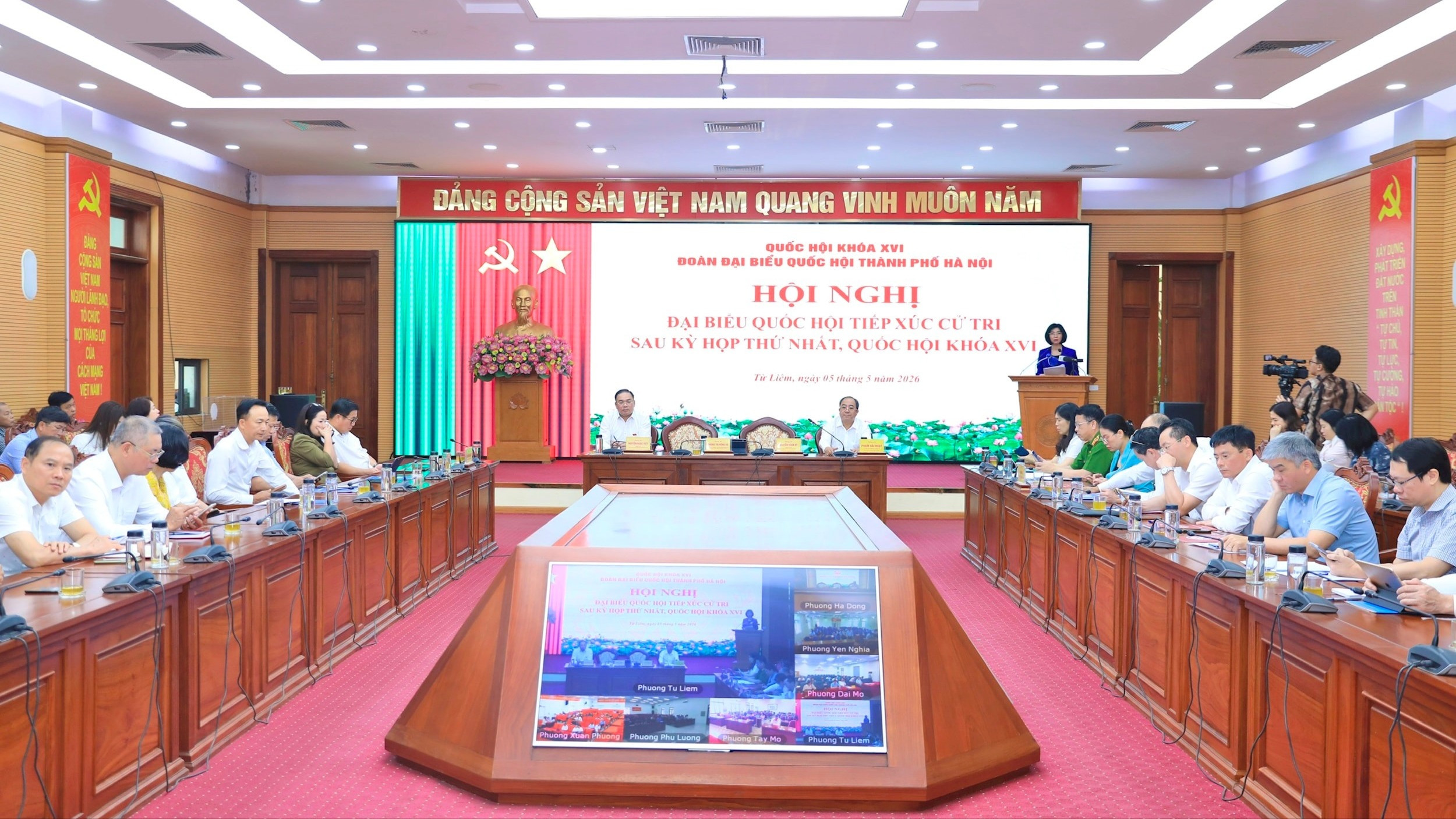 Chủ tịch HĐND TP tiếp xúc cử tri sau Kỳ họp thứ Nhất Quốc hội khoá XVI
