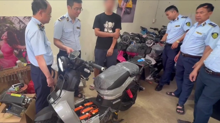 Nguy hiểm xe đạp điện gian lận công suất, chạy nhanh như xe máy