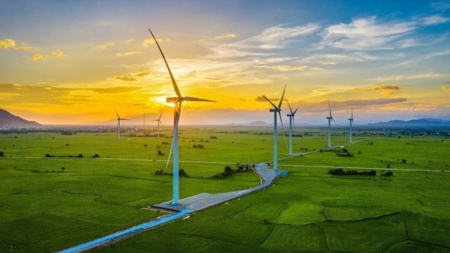 Chiến sự Trung Đông và cú huých bất ngờ cho năng lượng xanh