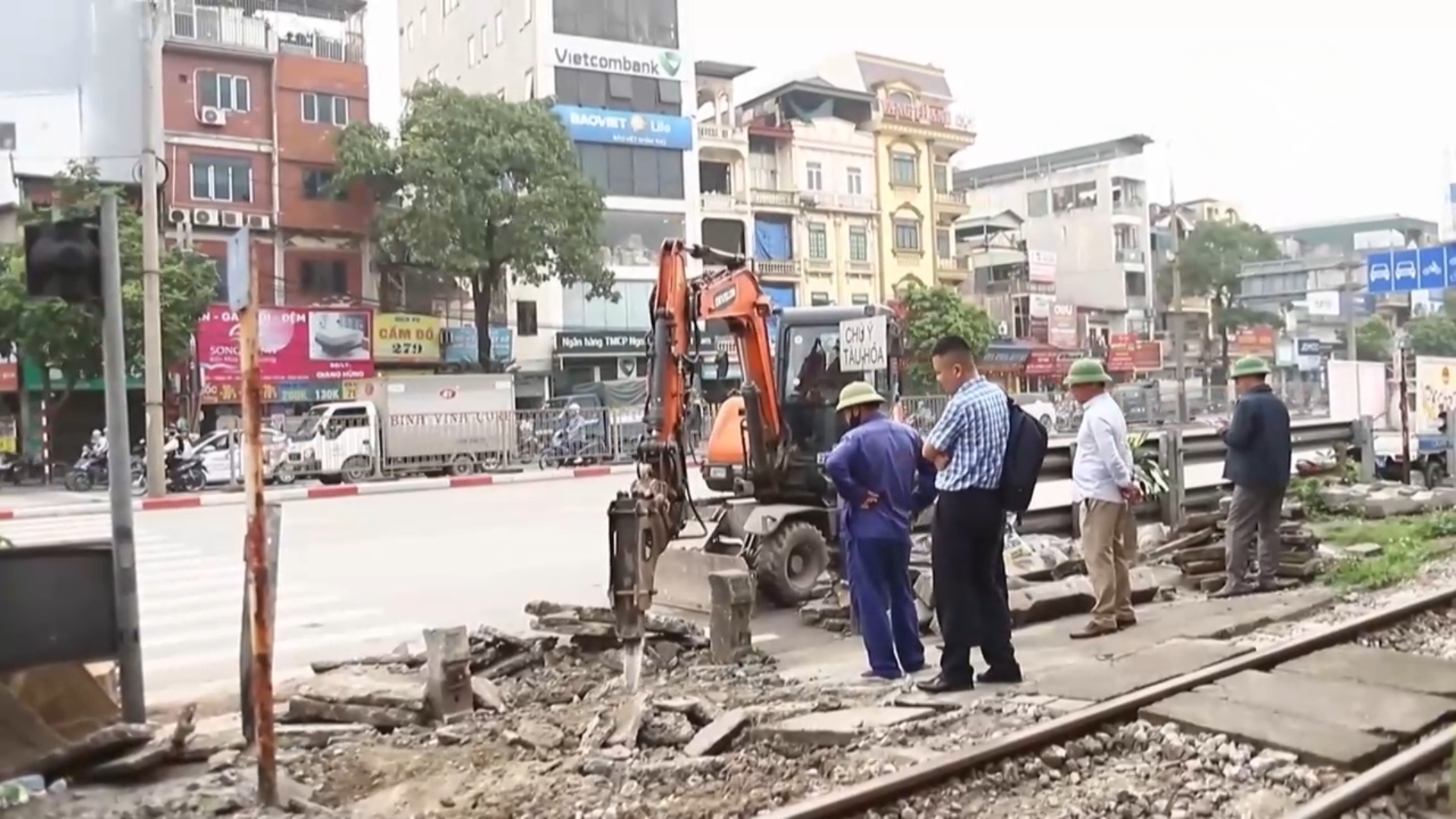 Hà Nội xoá bỏ thêm 6 lối đi tự mở qua đường sắt