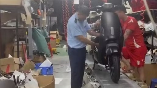 Tạm giữ nhiều xe đạp điện vi phạm quy định về tốc độ