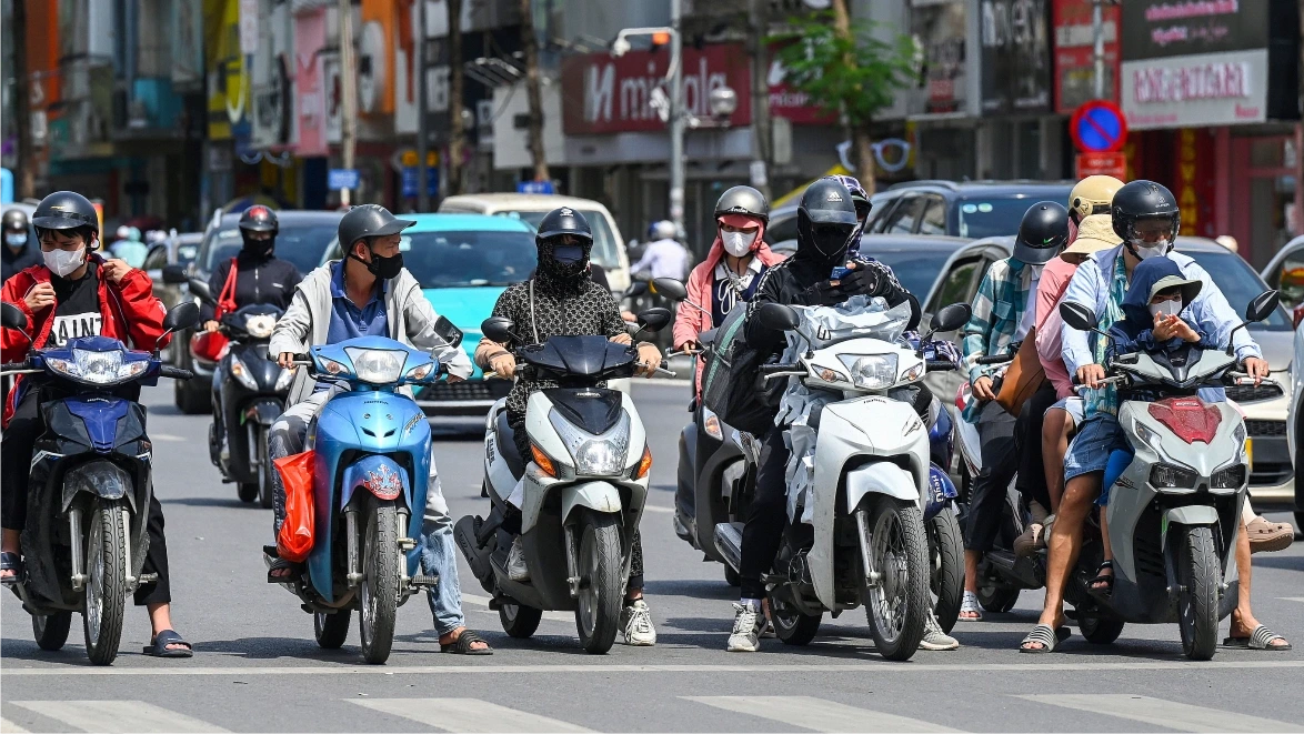 Kiến nghị sớm ban hành chính sách chuyển đổi xe xăng