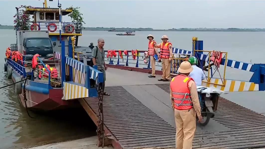 Hà Nội tăng cường kiểm tra nhiều bến đò trước mùa mưa bão