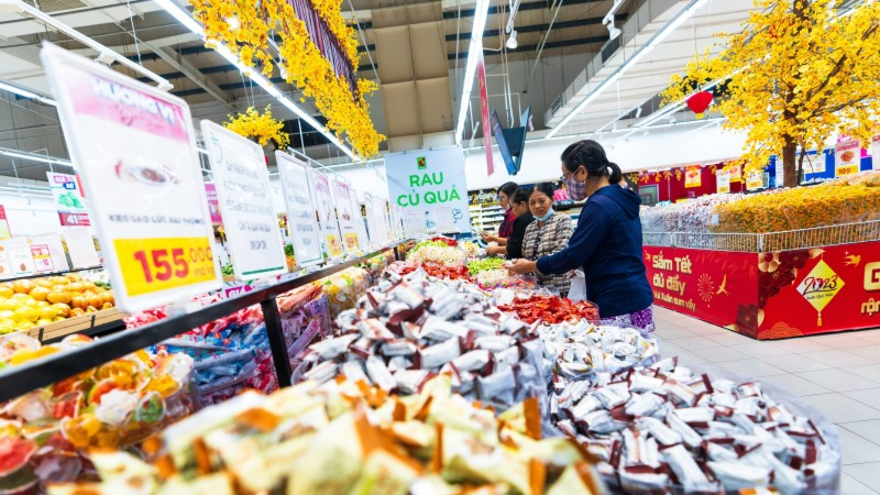 Người dân ‘thắt chặt hầu bao’ gây áp lực lên ngành bán lẻ