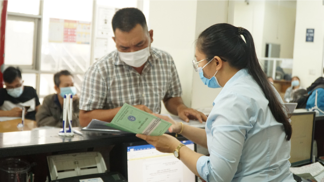 Quên tờ rời BHXH, nhiều lao động mắc kẹt quyền lợi