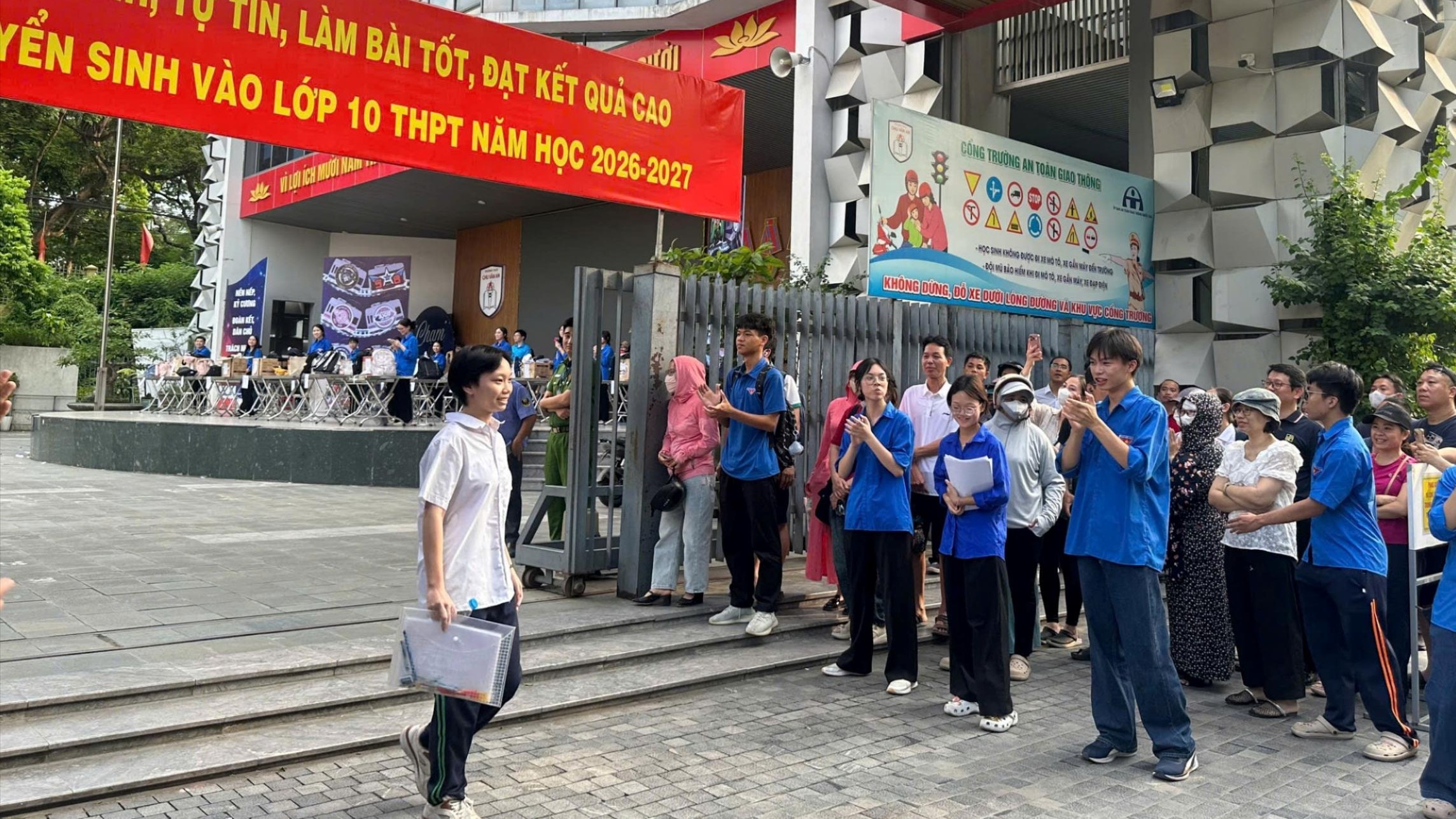 Hơn 16.000 lượt thí sinh Hà Nội hoàn thành thi vào lớp 10 chuyên