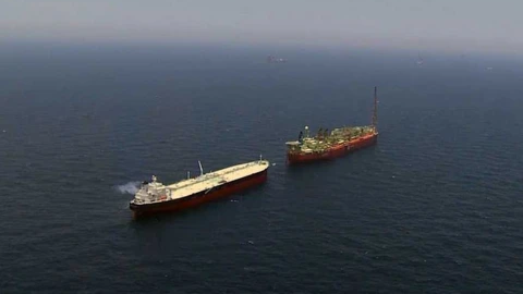 Rộ tin Mỹ bí mật hỗ trợ tàu thuyền qua eo biển Hormuz 