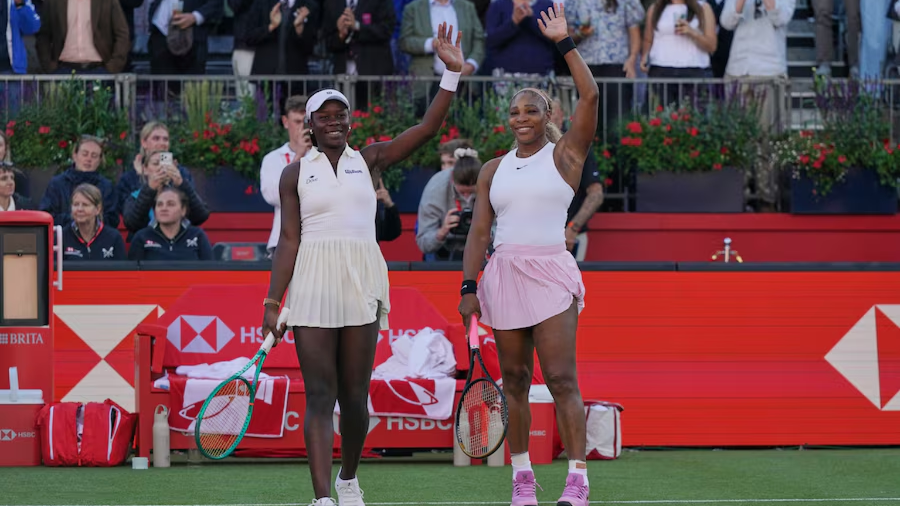 Serena Williams tái xuất thành công trên mặt sân cỏ