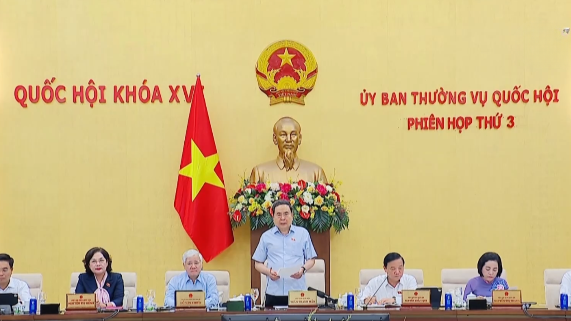 Khai mạc phiên họp thứ 3 của Ủy ban Thường vụ Quốc hội