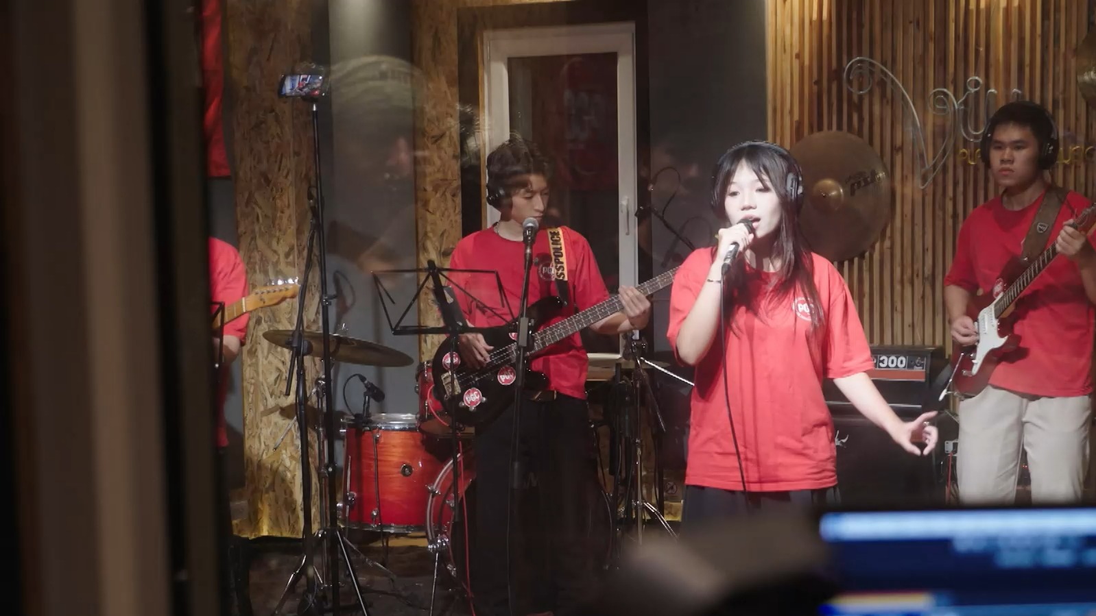 Mở nhạc, bật tần số | Phim tài liệu | 11/06/2026