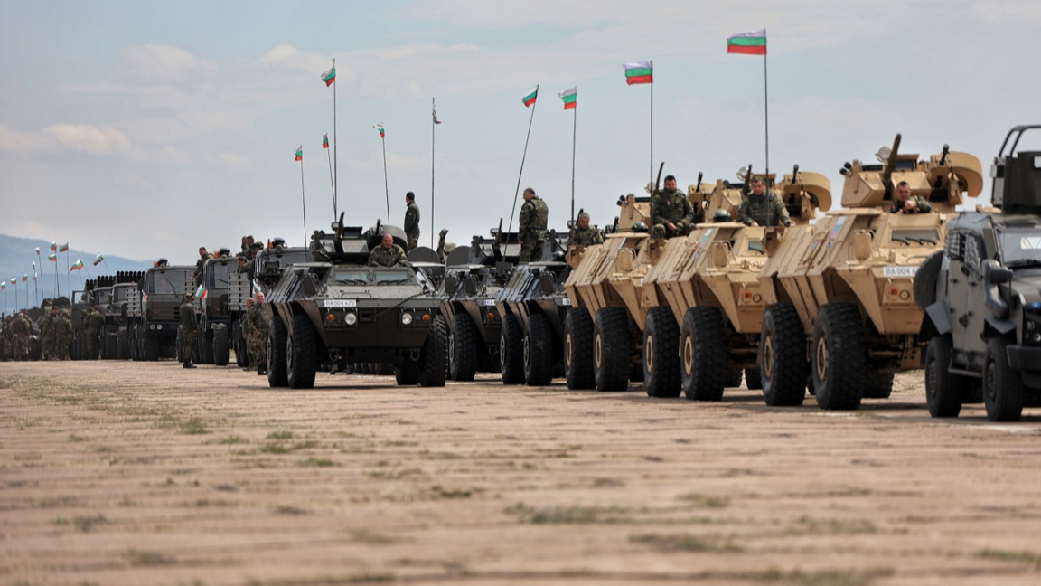 Bulgaria tập trận bắn đạn thật với nhiều nước NATO