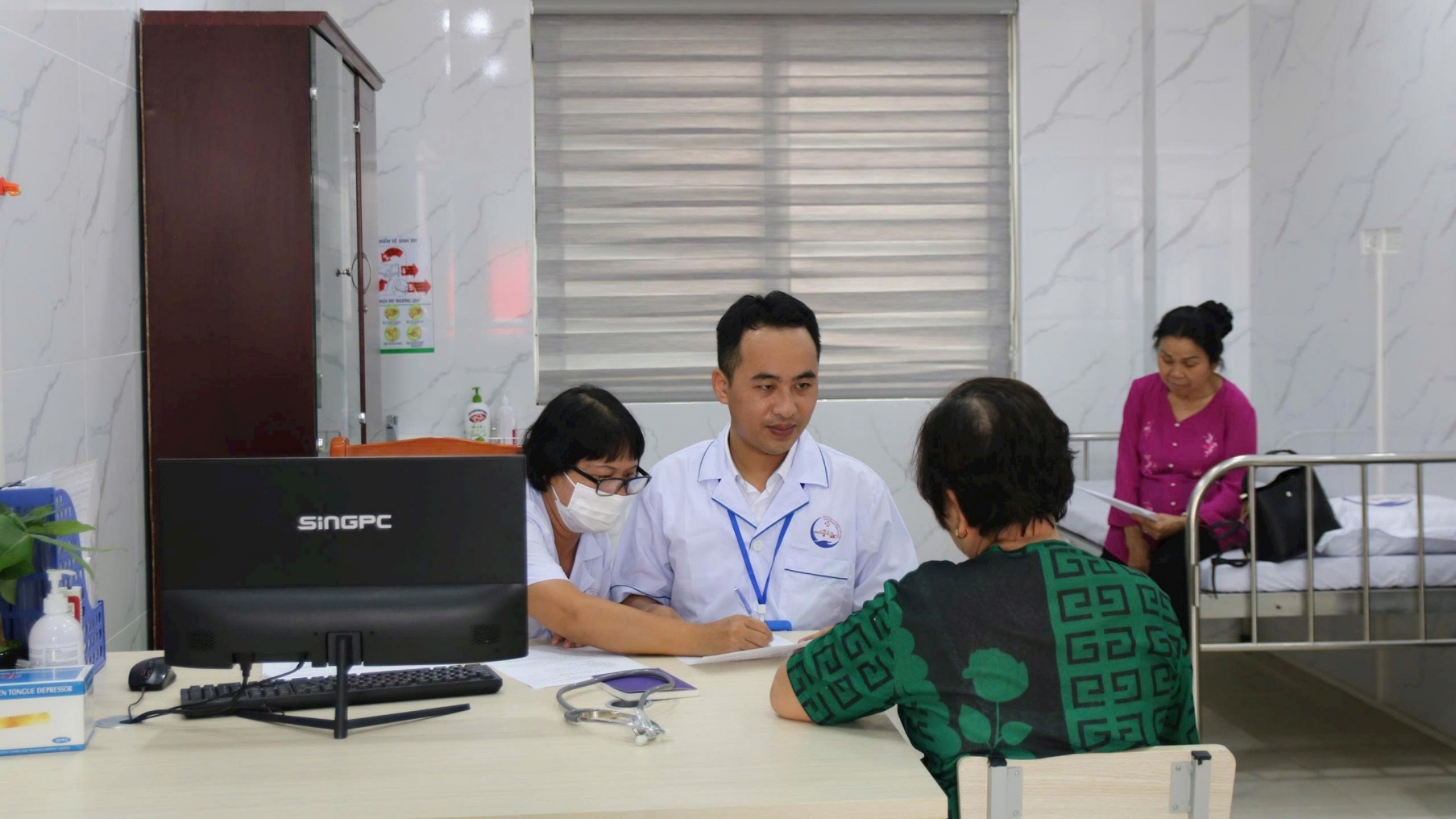 Hà Nội khám sàng lọc miễn phí 12 bệnh phổ biến cho người dân