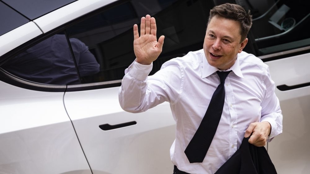 Elon Musk trở thành tỉ phú nghìn tỉ USD đầu tiên