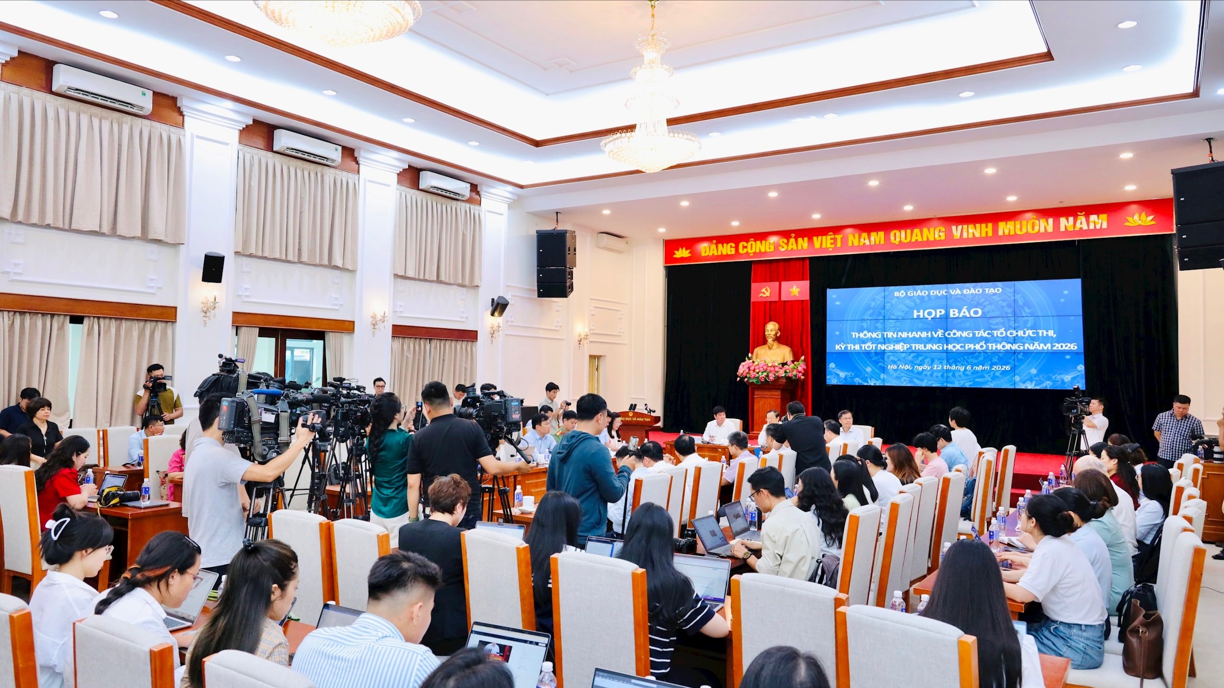 Bộ GD&ĐT họp báo thông tin về kỳ thi tốt nghiệp THPT 2026