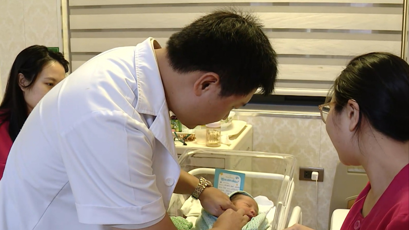 Viết nên kỳ tích từ trái tim người thầy thuốc | Người tốt quanh ta | 14/06/2026